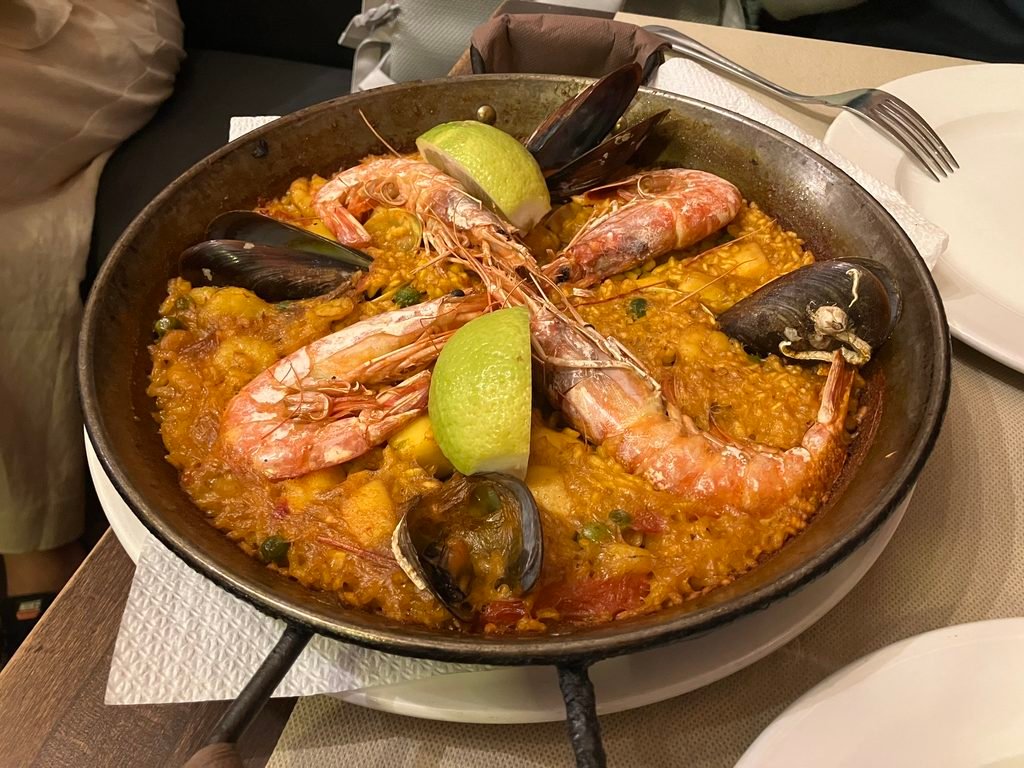 Colom Restaurant｜巴塞隆納哥德區平價海鮮燉飯、Tapas推薦與用餐評價