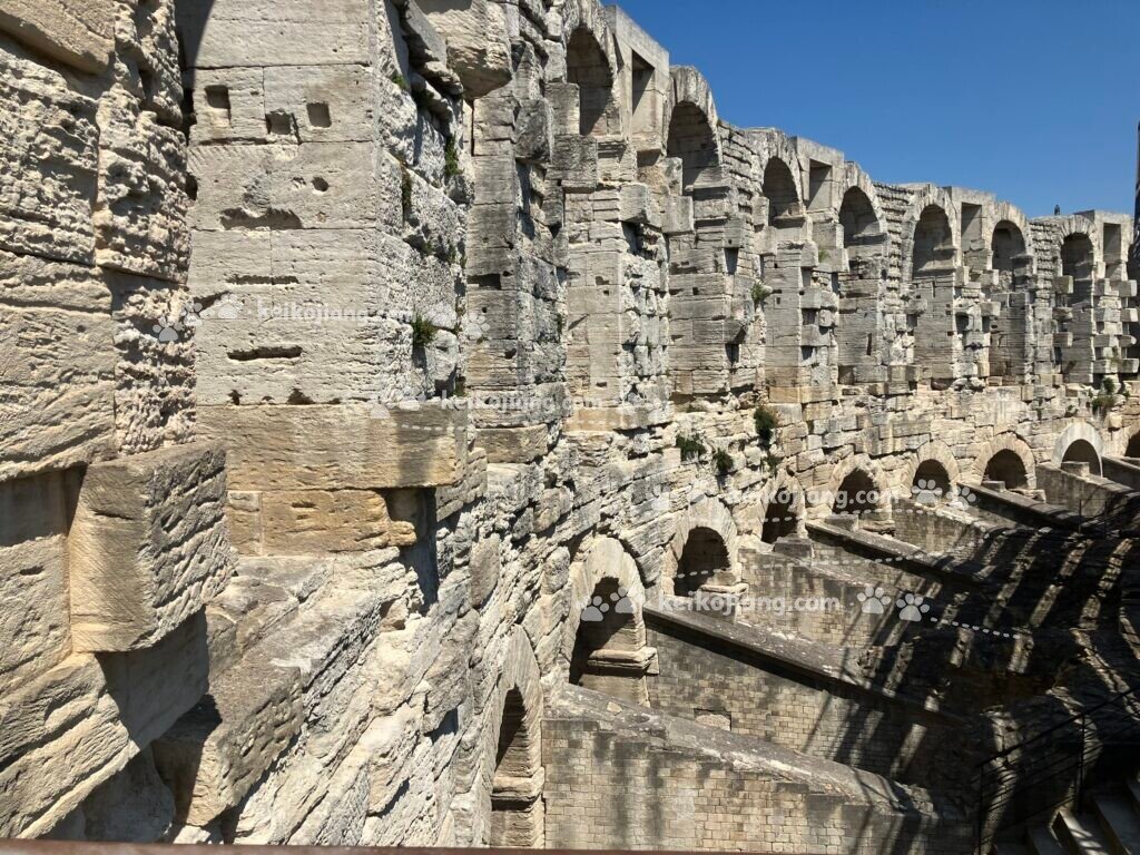 亞爾古羅馬競技場（Arènes d'Arles）｜南法必訪的古羅馬千年遺跡與參觀攻略